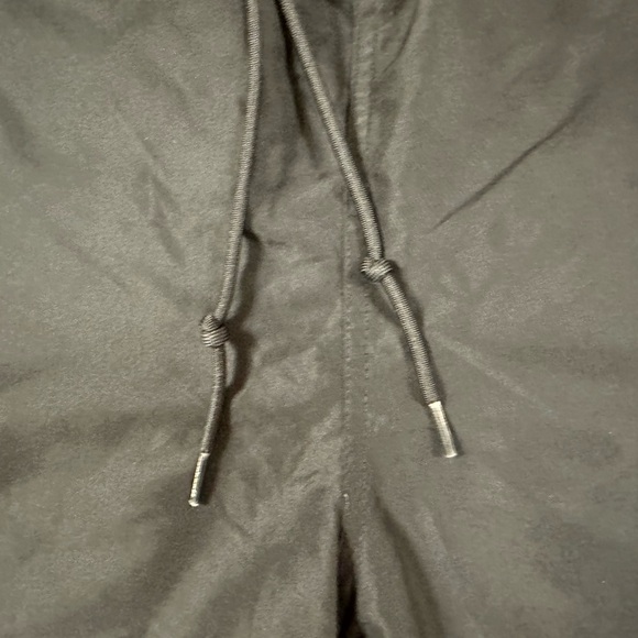 Carhartt Wip black shorts. Never worn. - Picture 9 of 9